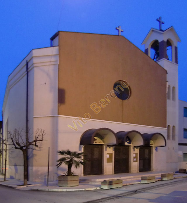 facciata di S.Maria del Carmine di sera