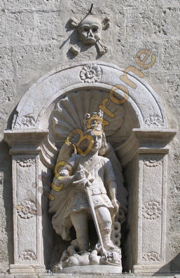 San Michele al Corso - particolare della facciata