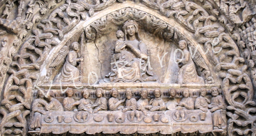 Altamura - Cattedrale - particolare del portale