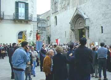 partenza della processione dalla Cattedrale